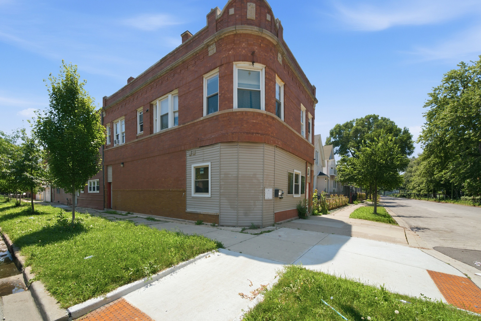 4101 W Potomac Avenue, Chicago, IL 60651