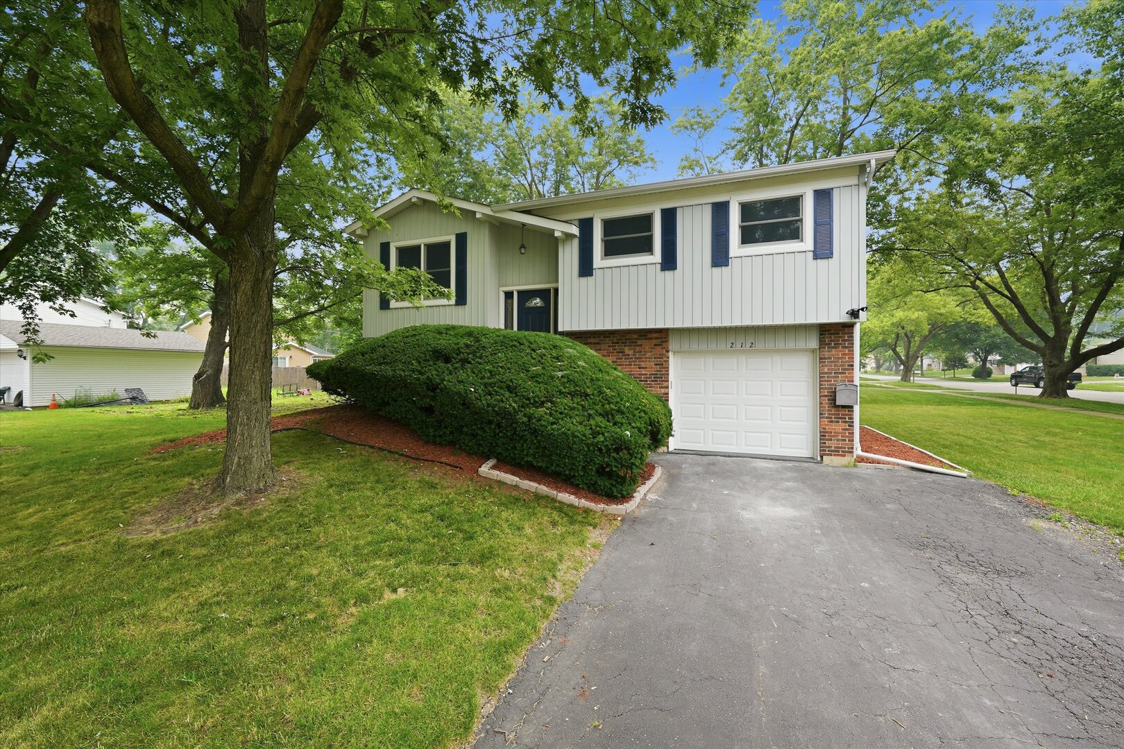 212 Kenilworth Drive