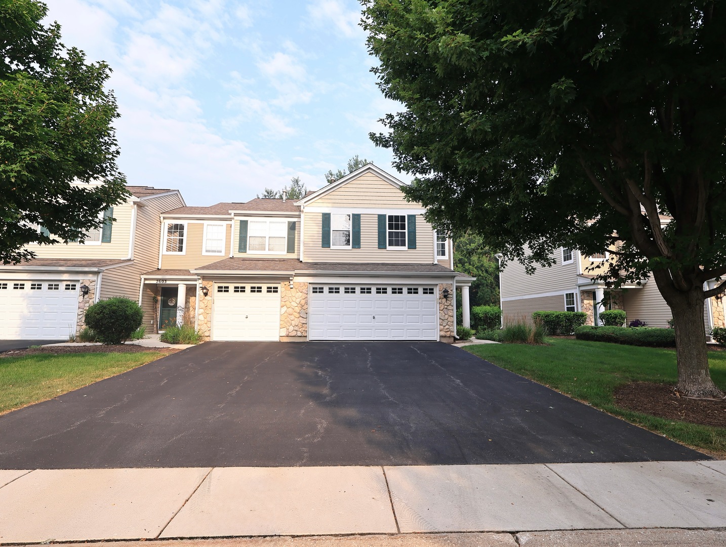 2607 Oak Tree Lane #2607