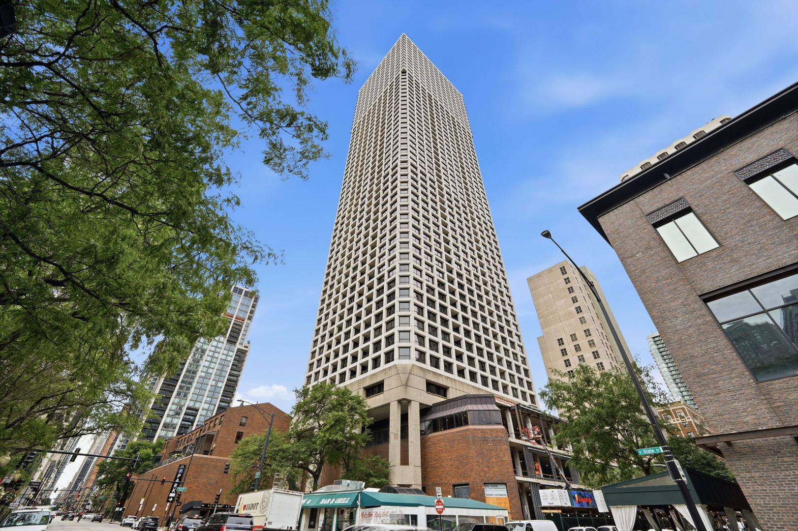 1030 N State Street #5L, Chicago, IL 60610