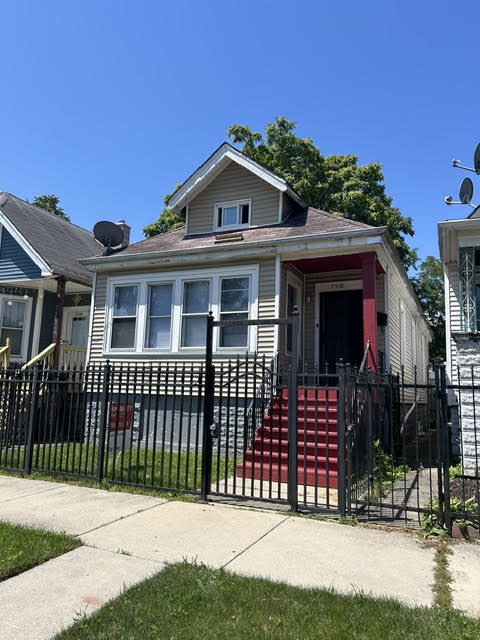 7130 S Hermitage Avenue, Chicago, IL 60636