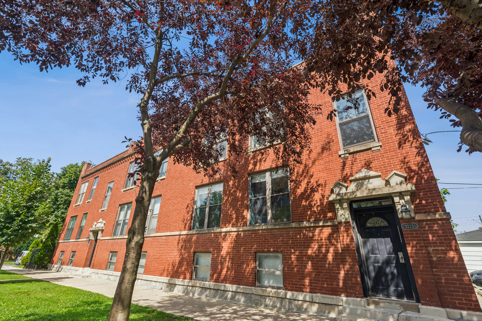 3222 W SUNNYSIDE Avenue #2E, Chicago, IL 60625