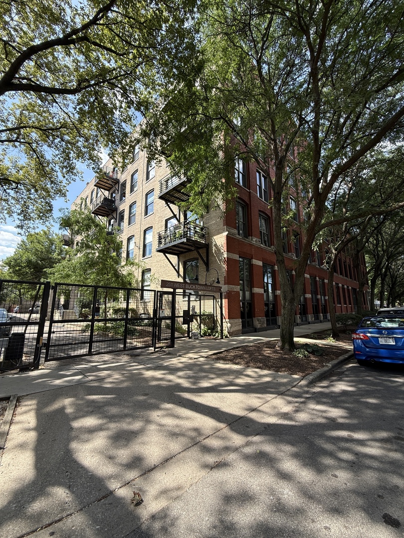 2511 W Moffat Street #201, Chicago, IL 60647