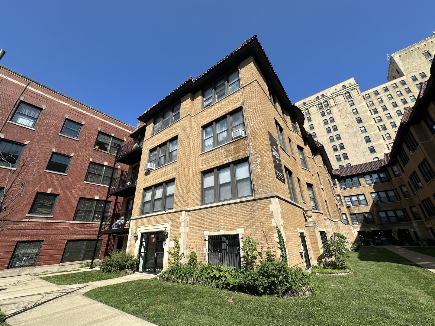 5453 S Everett Avenue #1B, Chicago, IL 60615