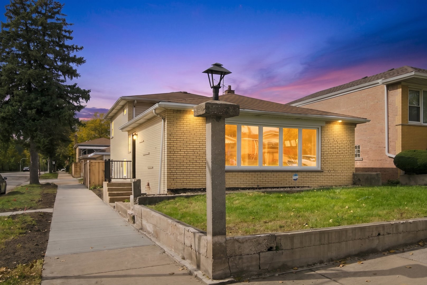 9356 S Oglesby Avenue, Chicago, IL 60617