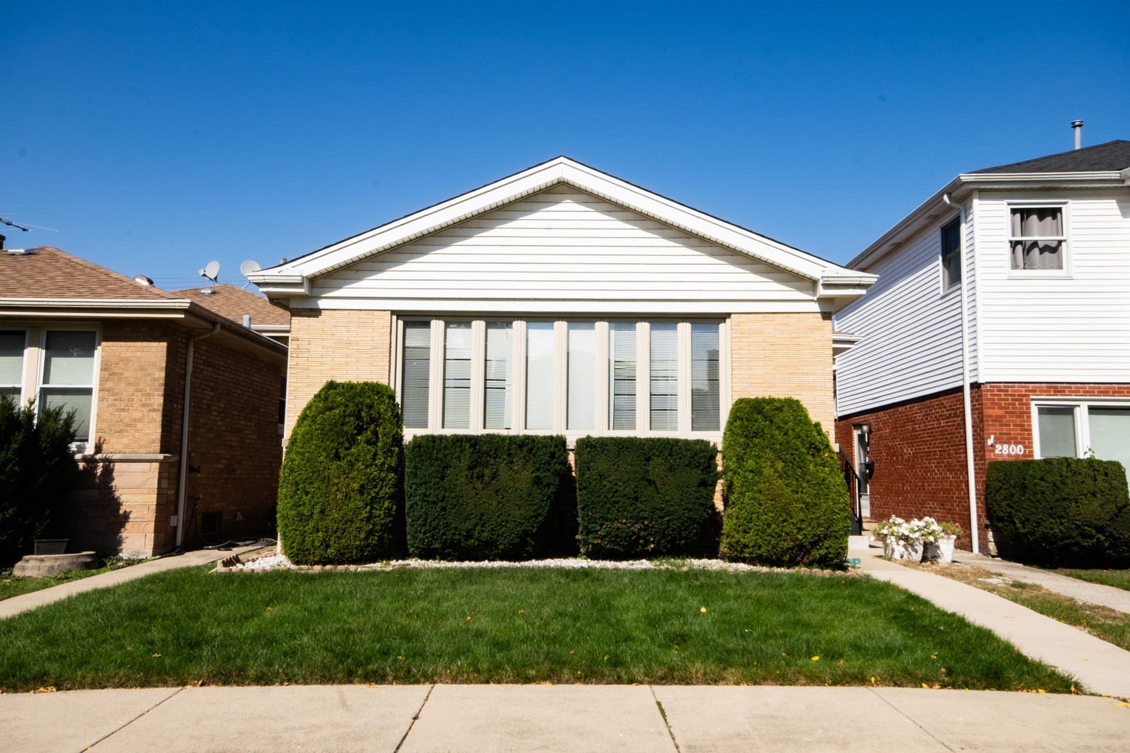 2804 W Estes Avenue, Chicago, IL 60645