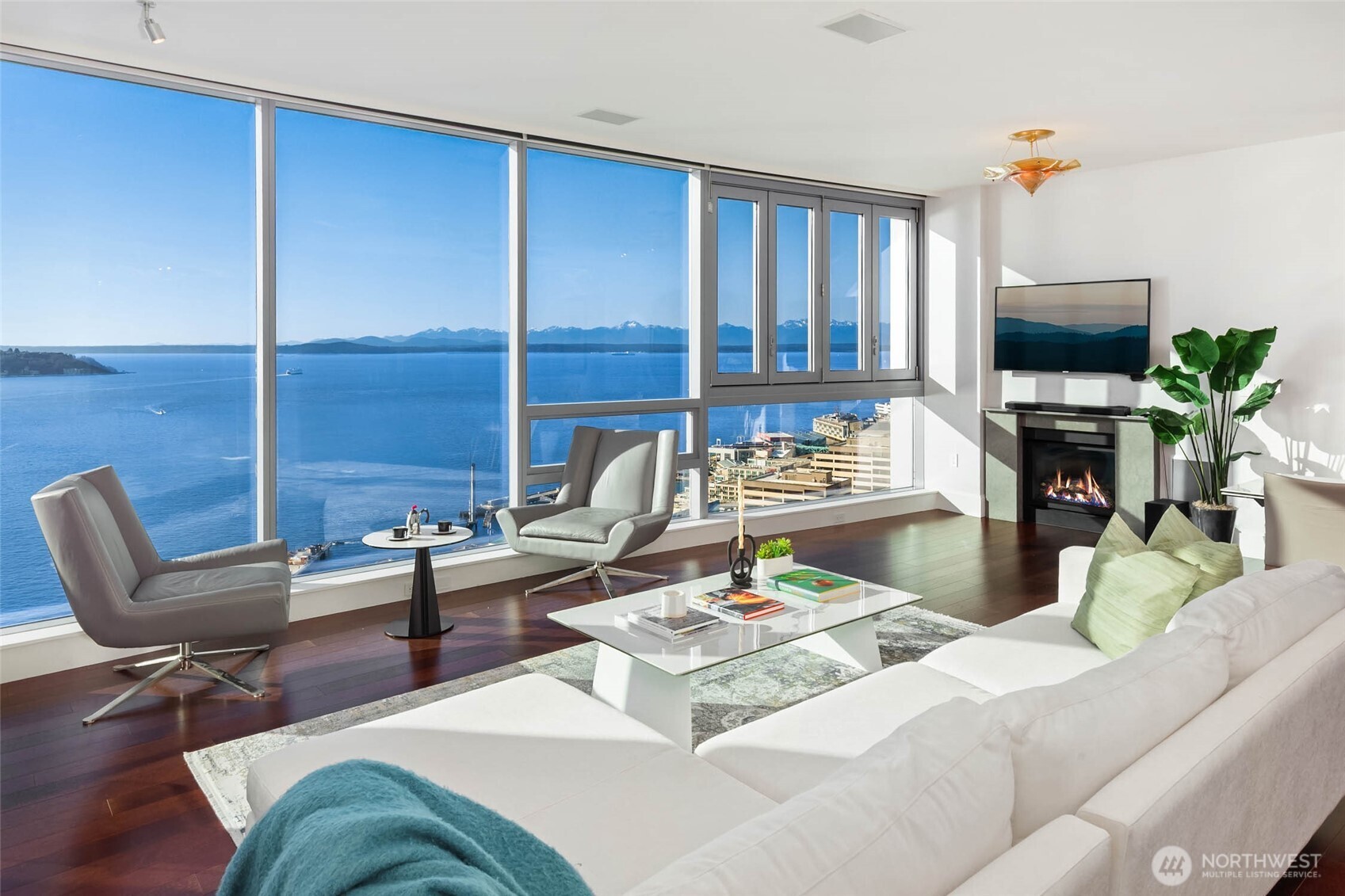Property at 1521 2nd Avenue #2004