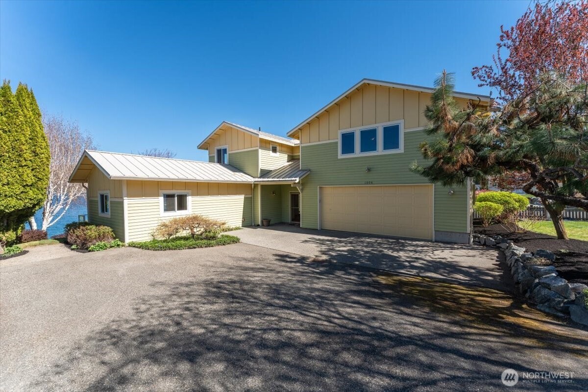 Property at 1606 S Lakeshore Road