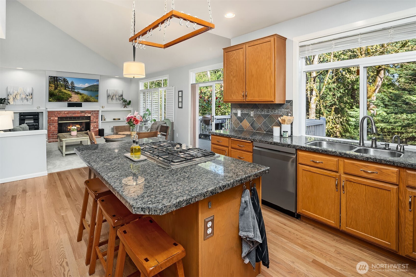 Windermere Renton 16040 SE 127th Place Renton | Windermere Professional Partners