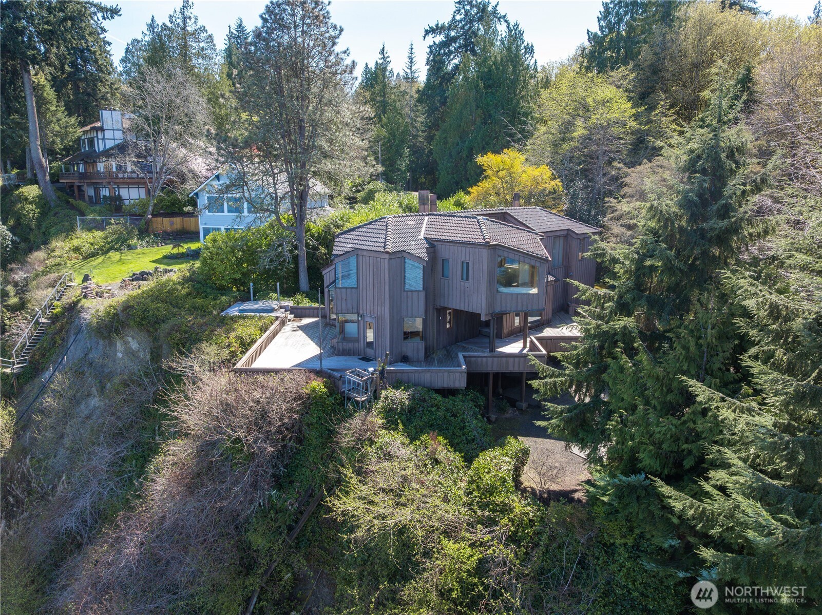 Property at 17040 Agate Street NE