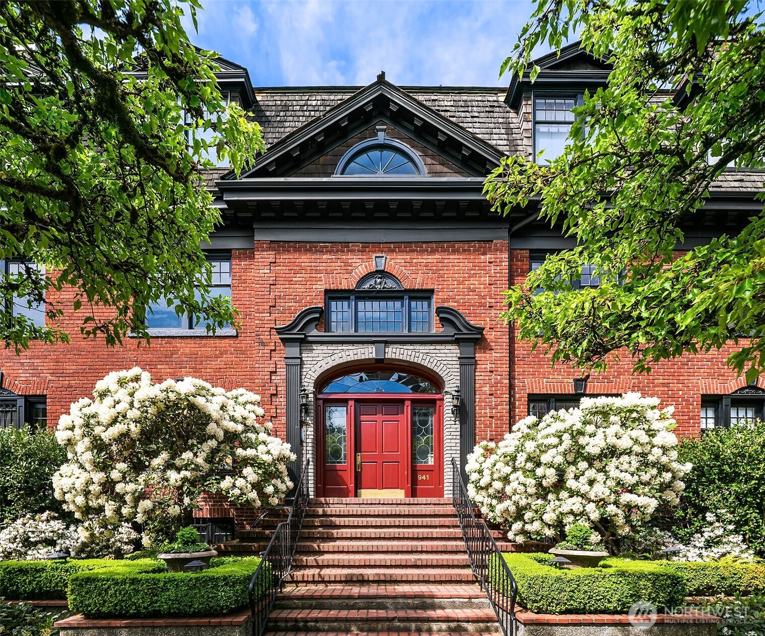 Property at 941 11th Avenue E #3