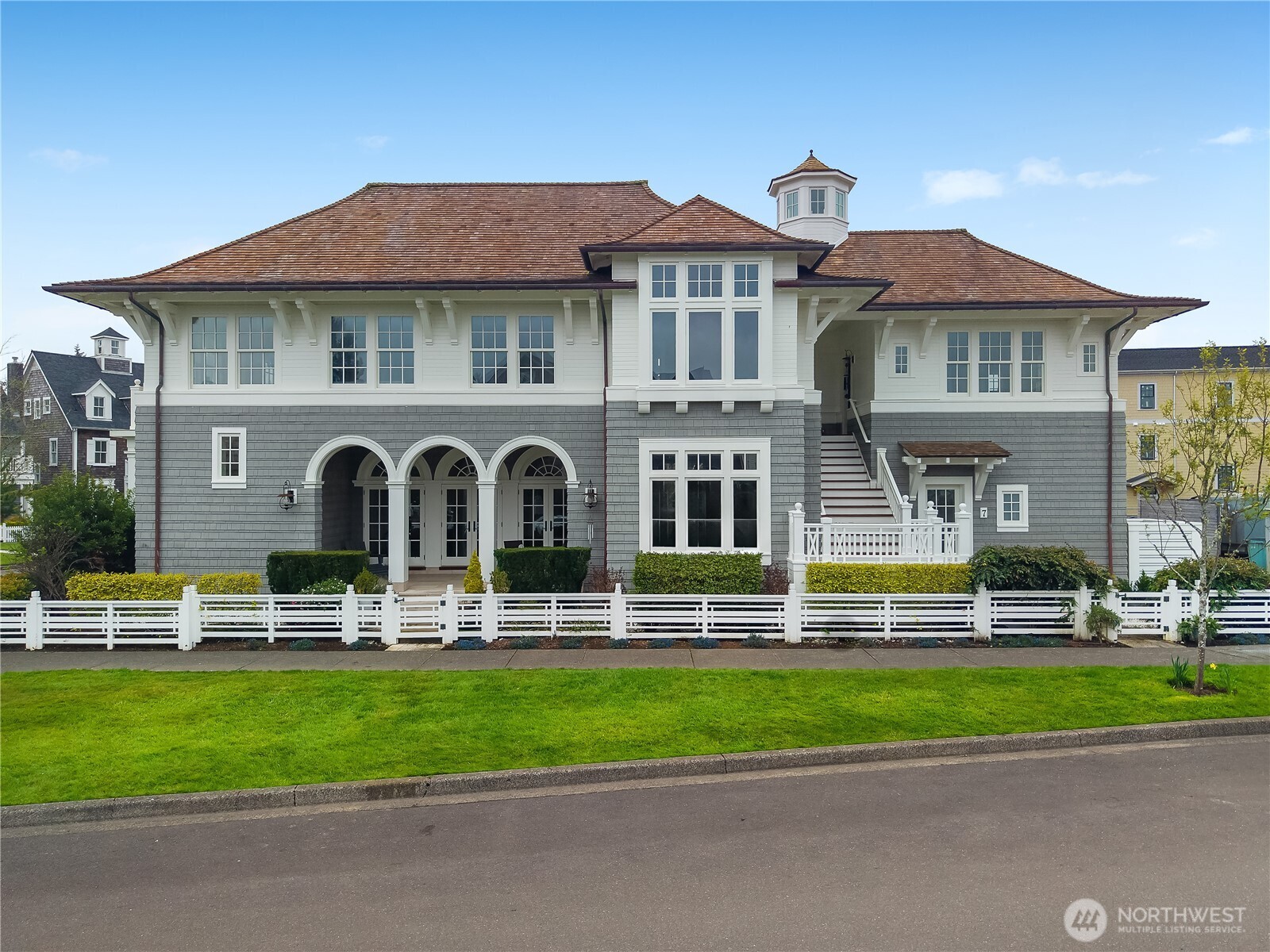 Property at 7 E Myrtle Lane