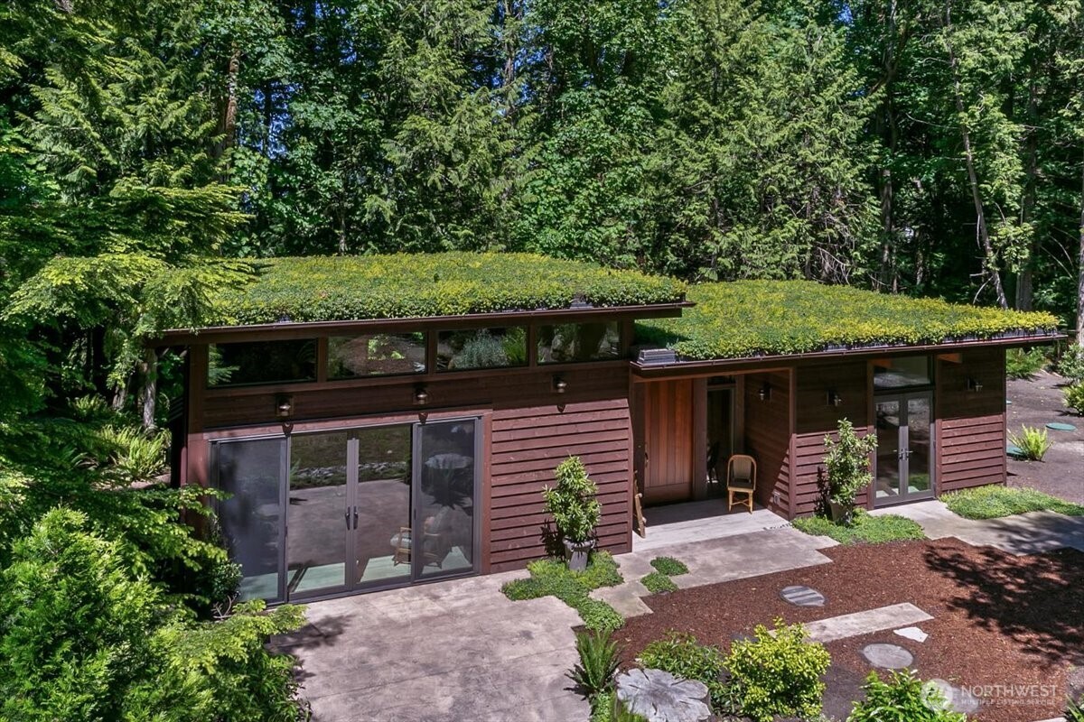Property at 1103 E Ludlow Ridge Road