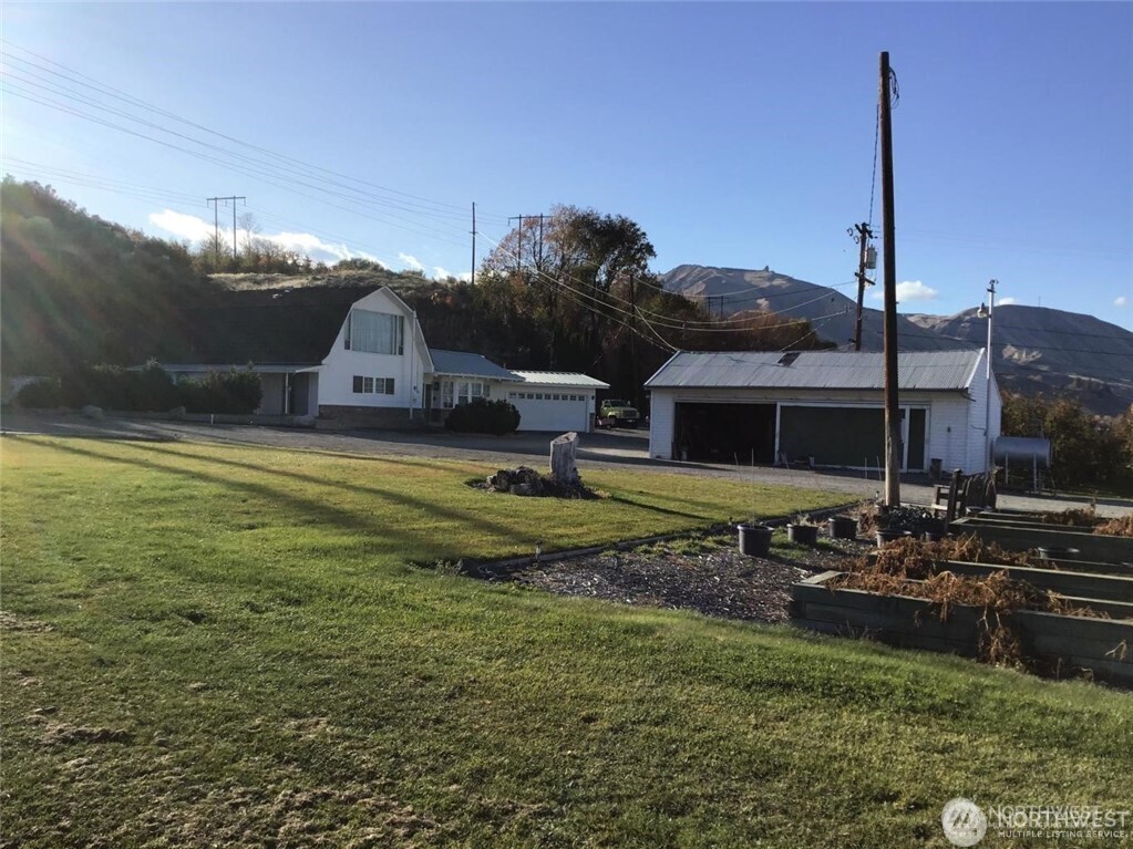 Property at 2627 Malaga Alcoa Highway