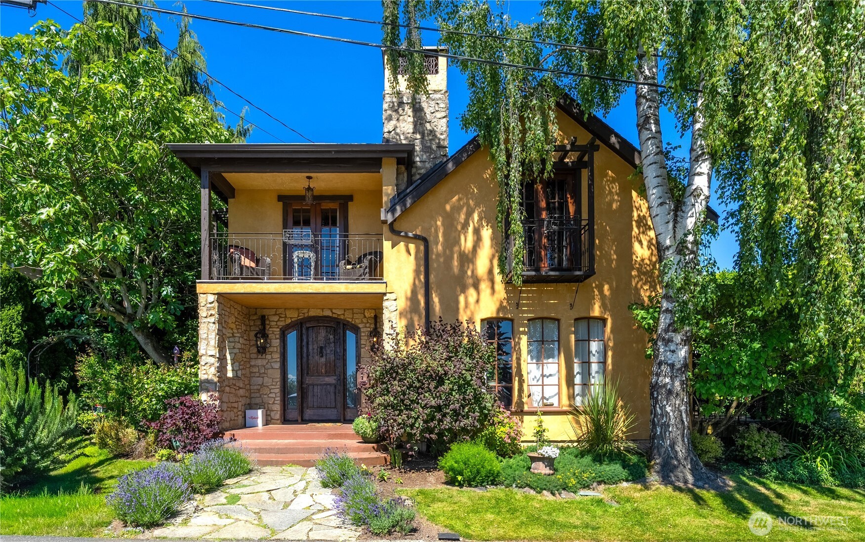 Property at 122 Waverly Way