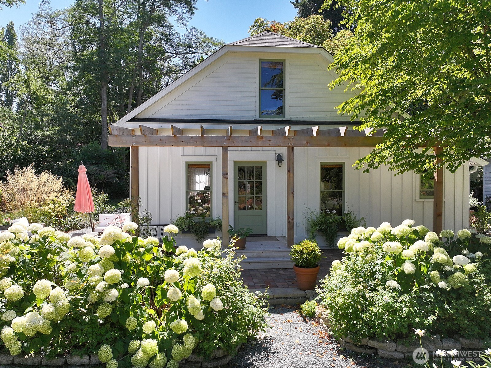 Property photo for 847 Saratoga Road