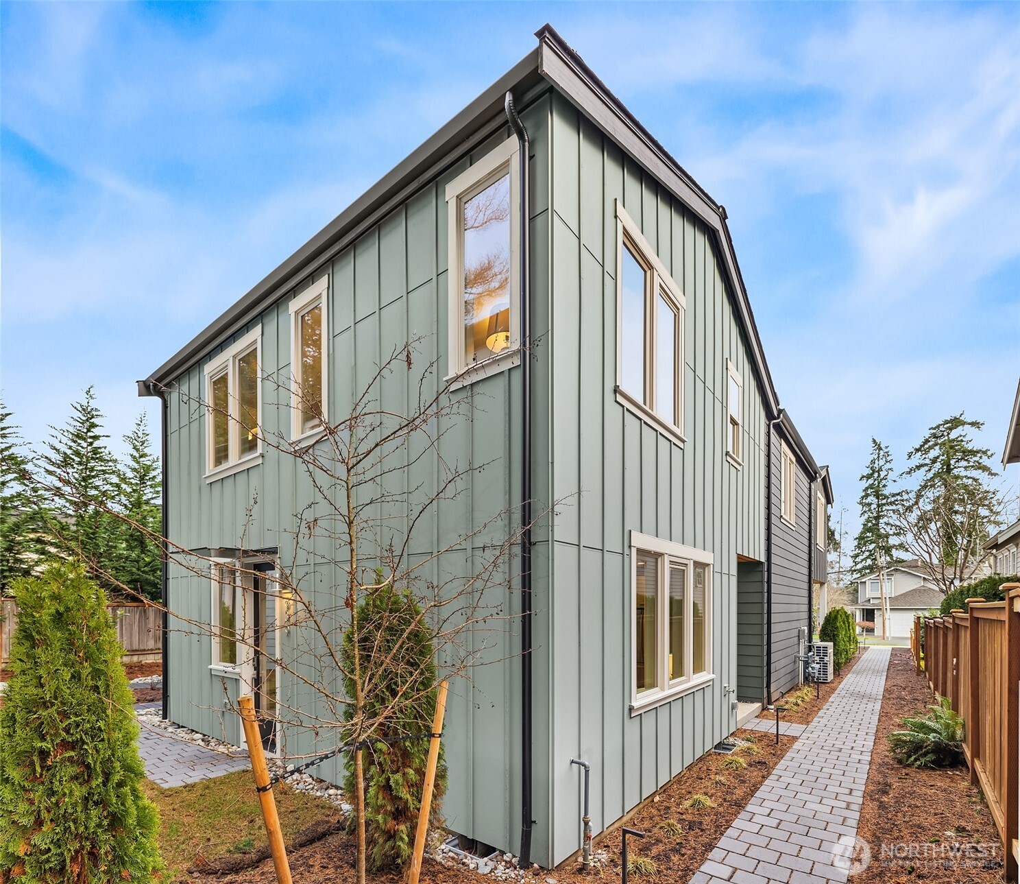 Property photo for 639 18th Avenue W