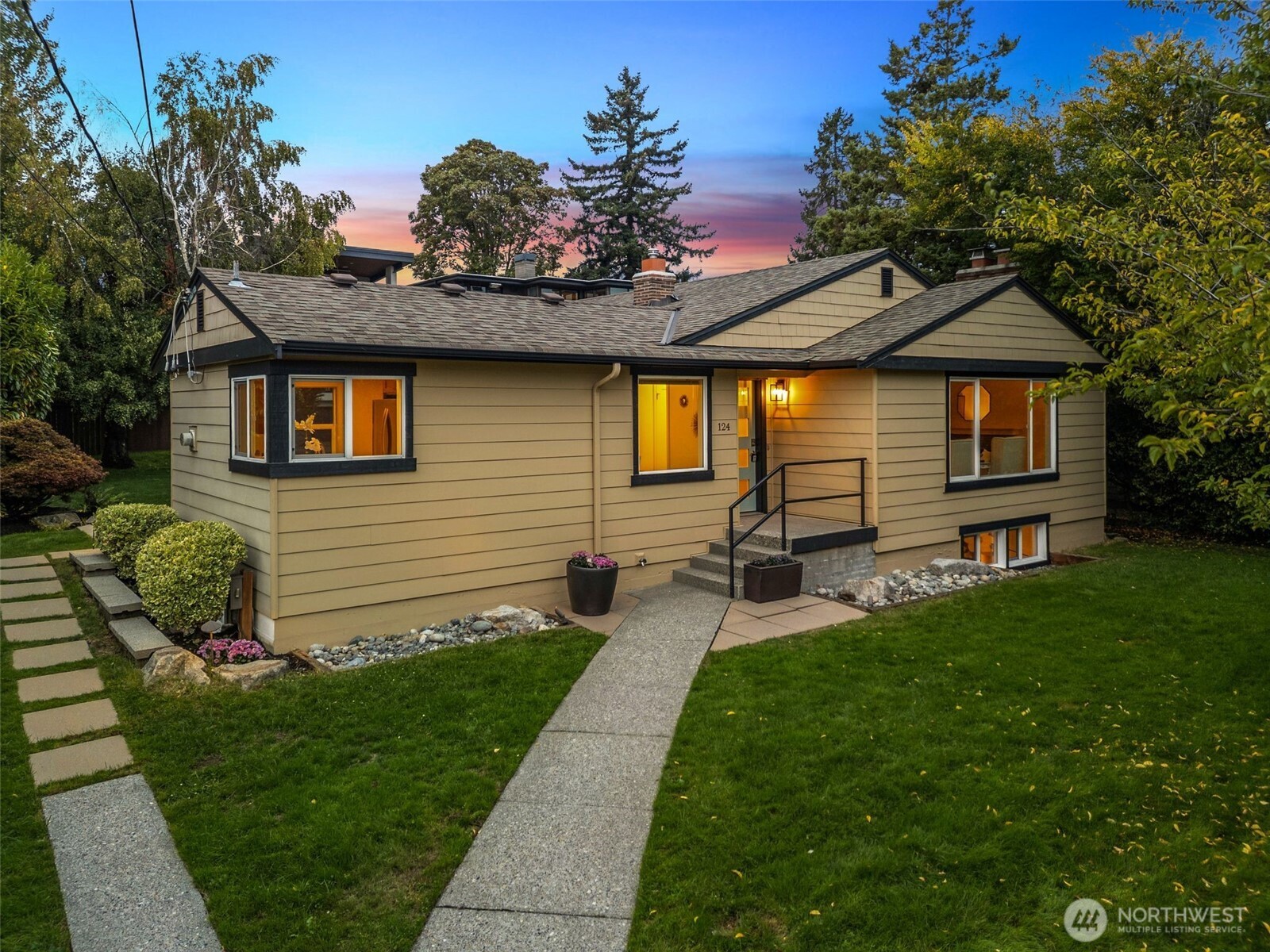 Property photo for 124 6th Avenue