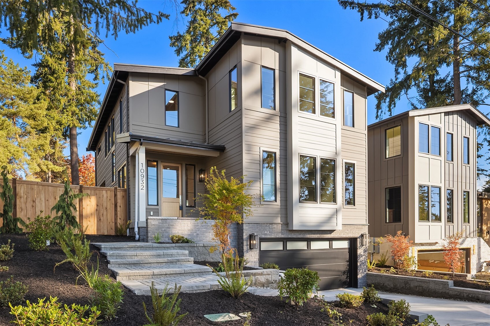 Property photo for 10932 102nd Avenue NE