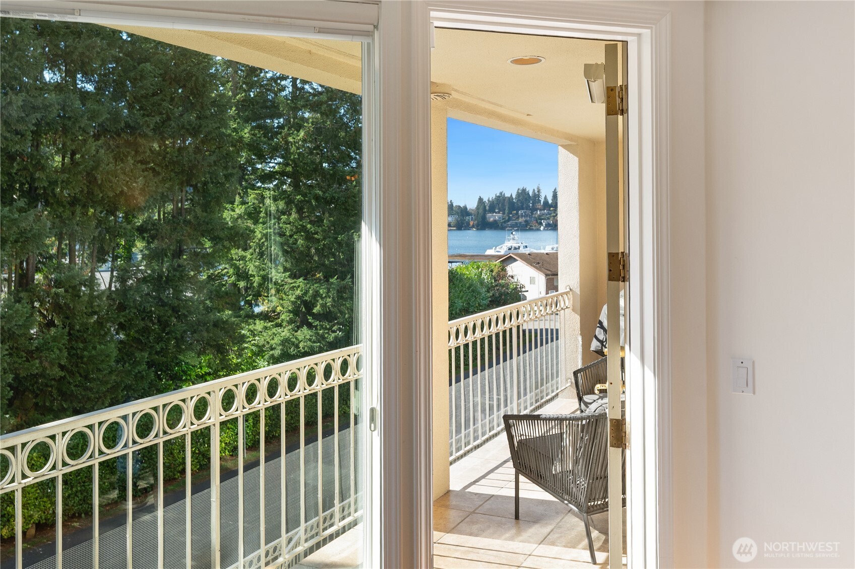 Property at 10000 Meydenbauer Way SE #5