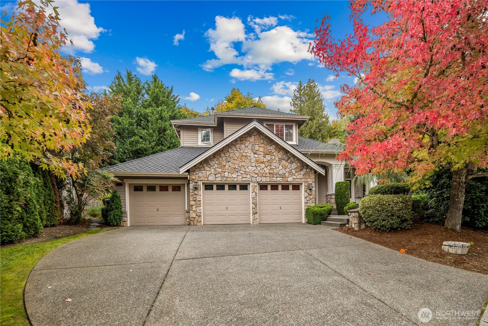 Property at 19618 NE 44th Place