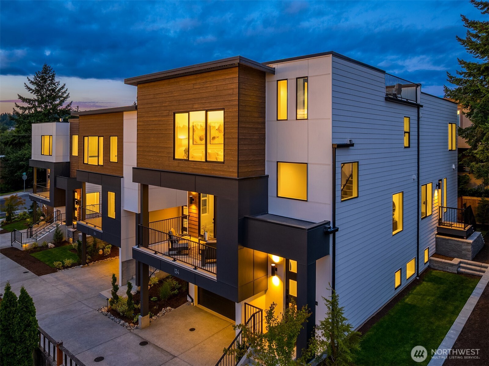 Property at 134 8th Ct