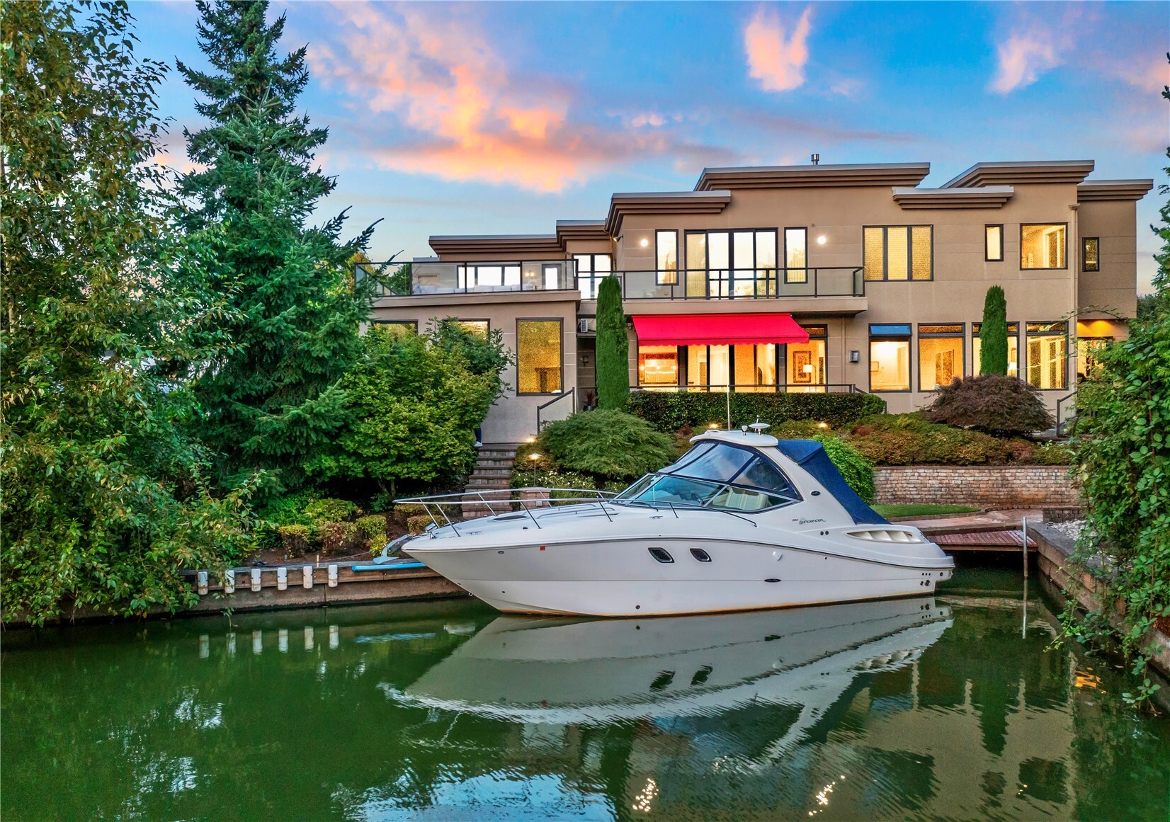 Property at 2 Crescent Key SE