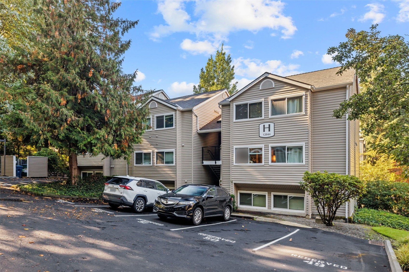 Property photo for 12044 100th Avenue NE #H102