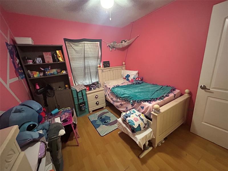 Photo 32