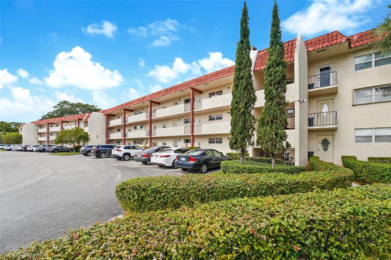 300 S Hollybrook Dr #302 Image