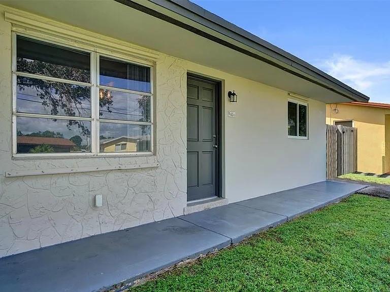 9456 SW 51 St Image
