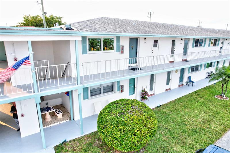 1117 Lake Terrace #208 Image
