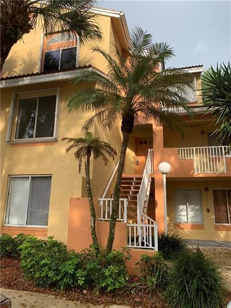 1043 Coral Club Dr