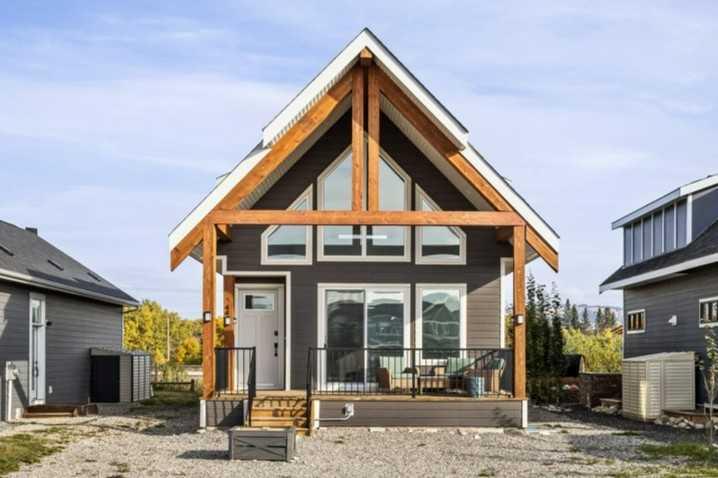 MLS# 247490692