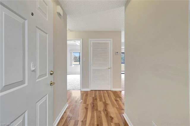 Residence 207, photo 12 of 22