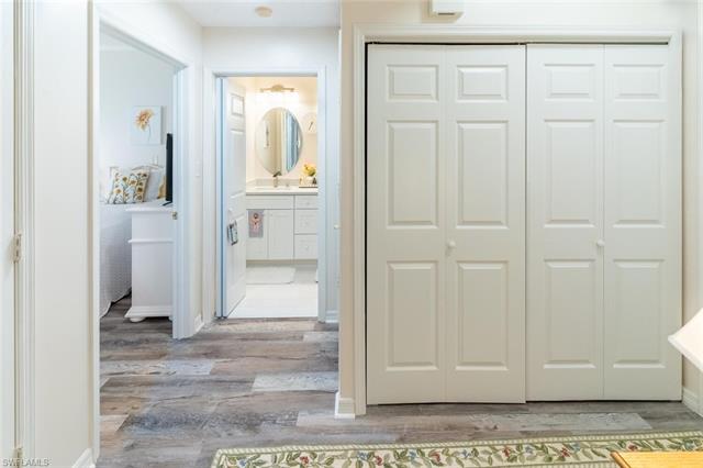 Residence 2-101, photo 13 of 32