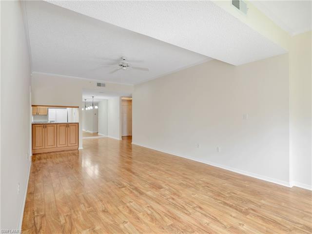 Residence 9-206, photo 11 of 50