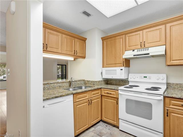 Residence 9-206, photo 16 of 50
