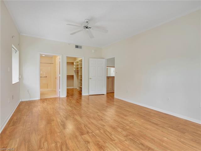 Residence 9-206, photo 18 of 50