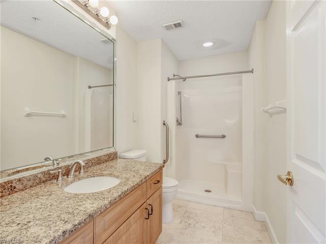 Residence 9-206, photo 19 of 50