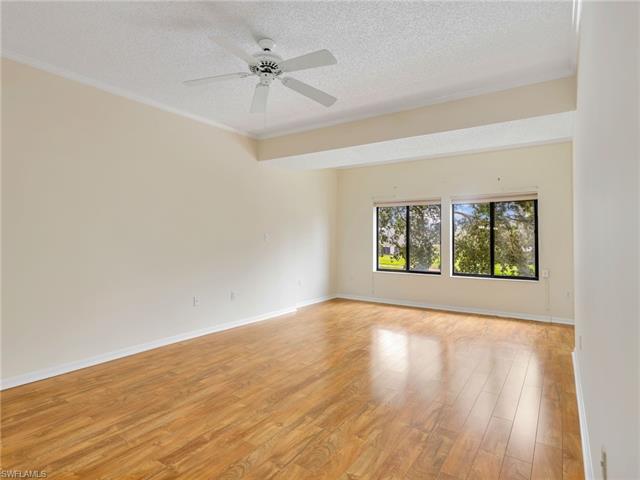 Residence 9-206, photo 2