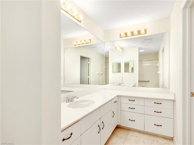 Residence 9-206, photo 24 of 50