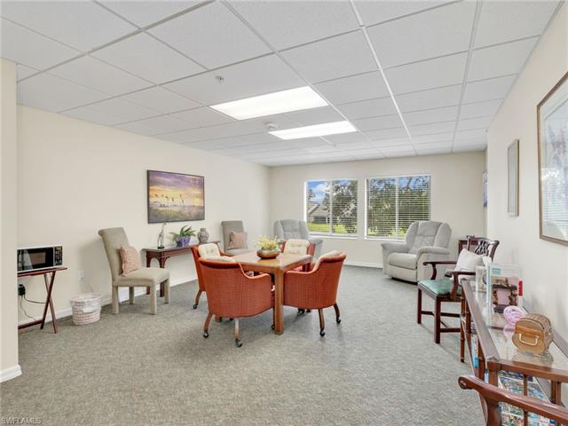Residence 9-206, photo 28 of 50