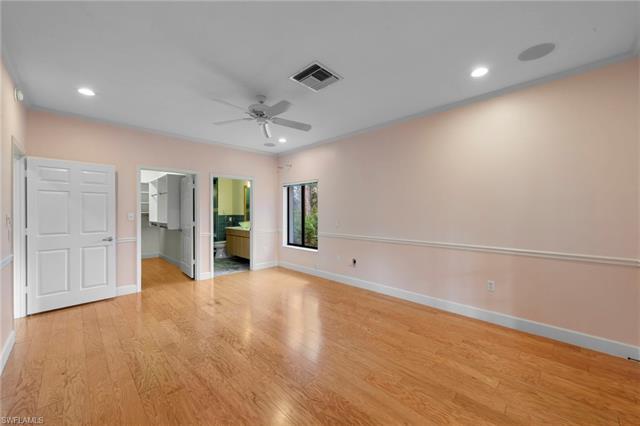 Residence 4-101, photo 22 of 39