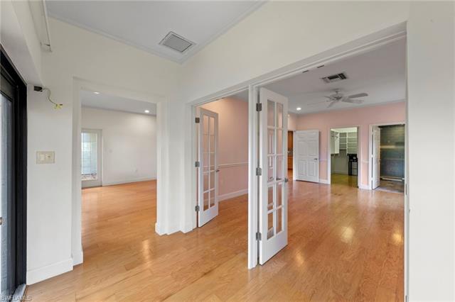 Residence 4-101, photo 29 of 39