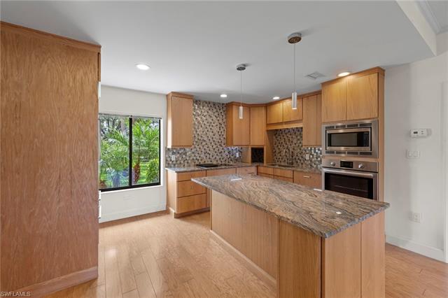 Residence 4-101, photo 5 of 39