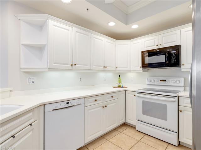 Residence 1007, photo 14 of 49