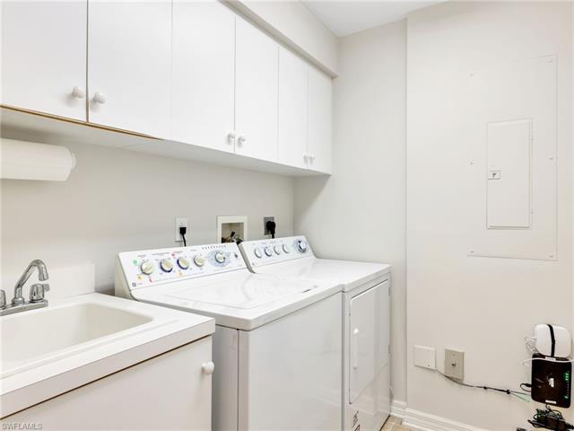 Residence 1007, photo 16 of 49