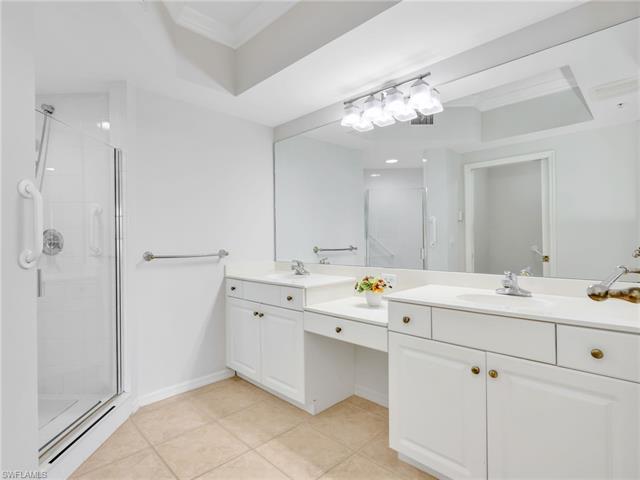 Residence 1007, photo 18 of 49