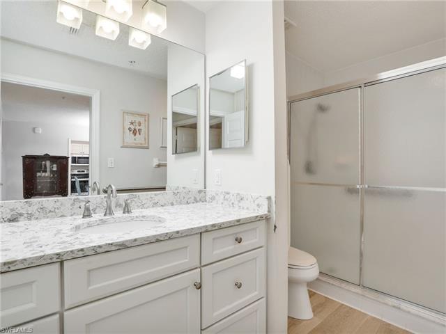 Residence 9-301, photo 14 of 47